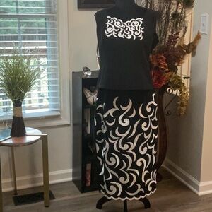 Women’s  2 Piece Fully Lined Skirt and Top - Excellent Condition